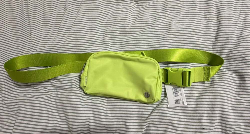 Lululemon Everywhere Belt Bag OS Sour Lime Neon Yellow